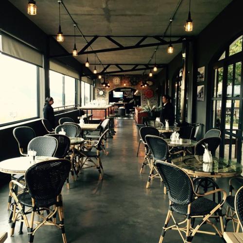 listing-details-carousel