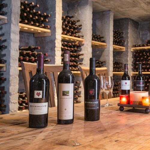 https://capewinefarms.com/static/2004/w_727_gallery_cellar_2__scale_and_crop__500x500.jpg