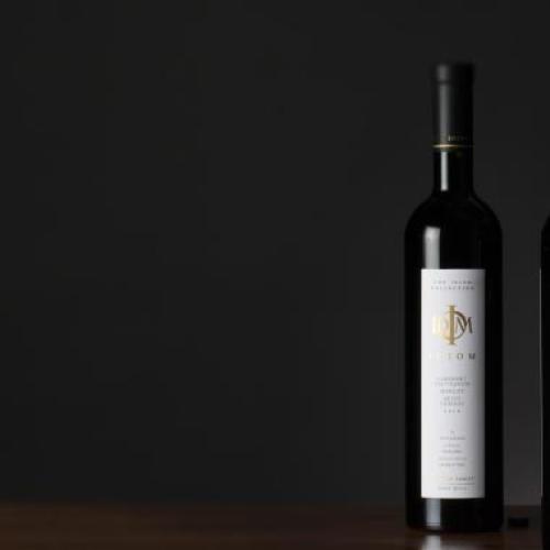 https://capewinefarms.com/static/2277/w_812_wine1__scale_and_crop__500x500.jpg