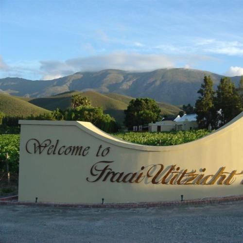 https://capewinefarms.com/static/2501/w_882_g147608__scale_and_crop__500x500.jpg