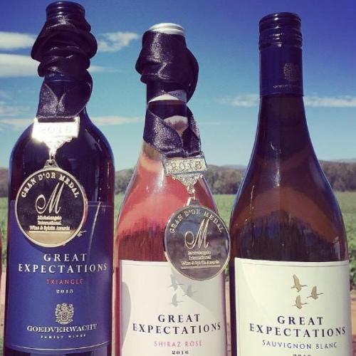 https://capewinefarms.com/static/2514/w_884_veritas__scale_and_crop__500x500.jpg