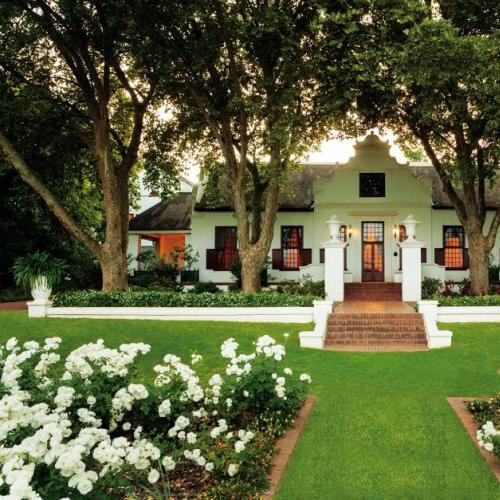 https://capewinefarms.com/static/252/w_3_manr_house__scale_and_crop__500x500.jpg