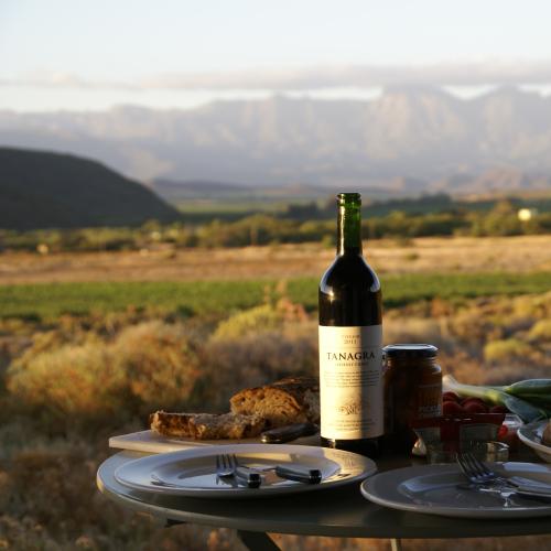 https://capewinefarms.com/static/712/w_122_view_from_hill_cottage__scale_and_crop__500x500.jpg